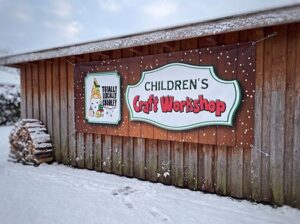 Christmas print services, iPhone outdoor banners 